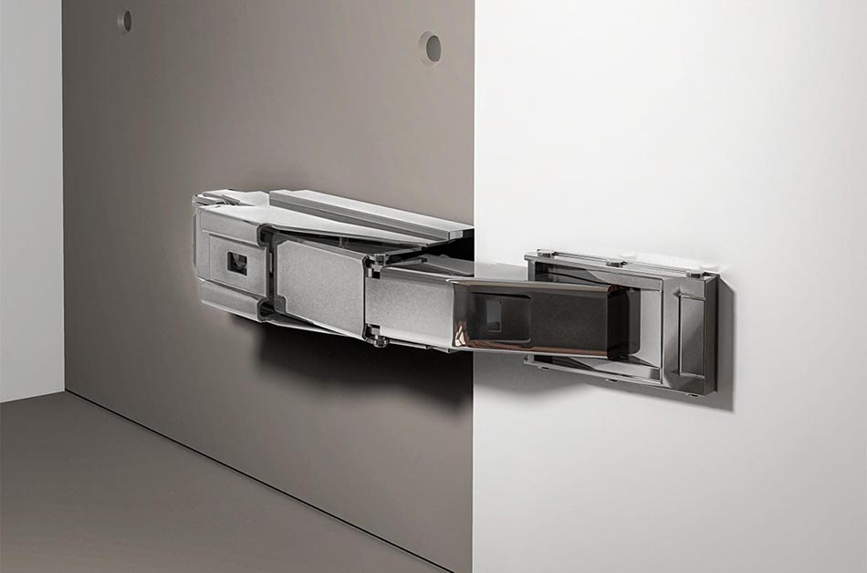 Cerniere con funzione di chiusura silenziosa