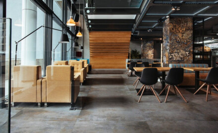 Gres smaltato per pavimenti 120x120 cm, marrone opaco, rettificato A4H265 City Multicolor