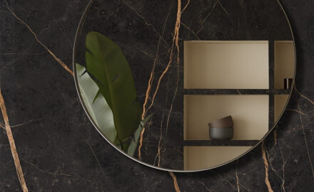 Piastrelle in gres porcellanato per pavimenti 120x120, effetto marmo con venature dorate, lucide, A4H475 Sant Loreno