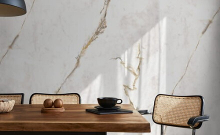 Gres di grande formato 120x280, effetto marmo con venature dai toni caldi, opaco, A4H632 Dubai Gold