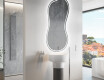 Specchio da bagno LED di forma irregolare K223