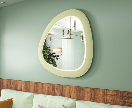 Specchio LED dalla linea irregolare con cornice in MDF laccato L308
