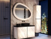 Specchio asimmetrico con texture in pietra L298