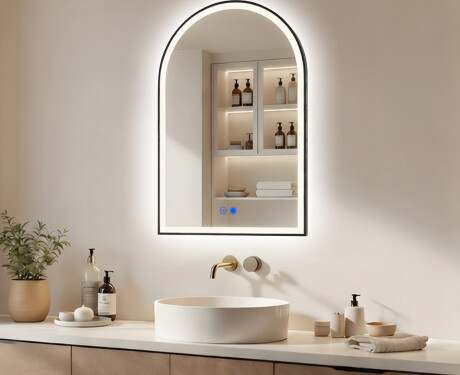 Specchio irregolare con illuminazione LED in una cornice in alluminio nero